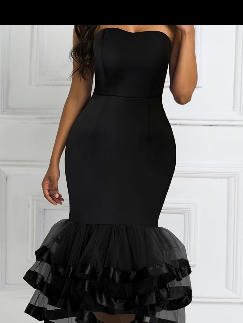 Chic Strapless White Dress with Ruffle Hem Strapless Satin Mermaid Grwon Vestido